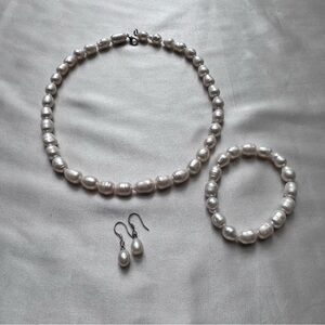 VTG • Pearl Jewelry Set